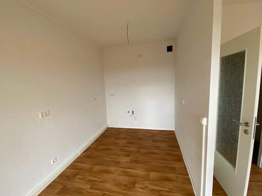 Familienfreundlich & modern: Sanierte Wohnung in bester Lageng ist bereit! 4 zimmer