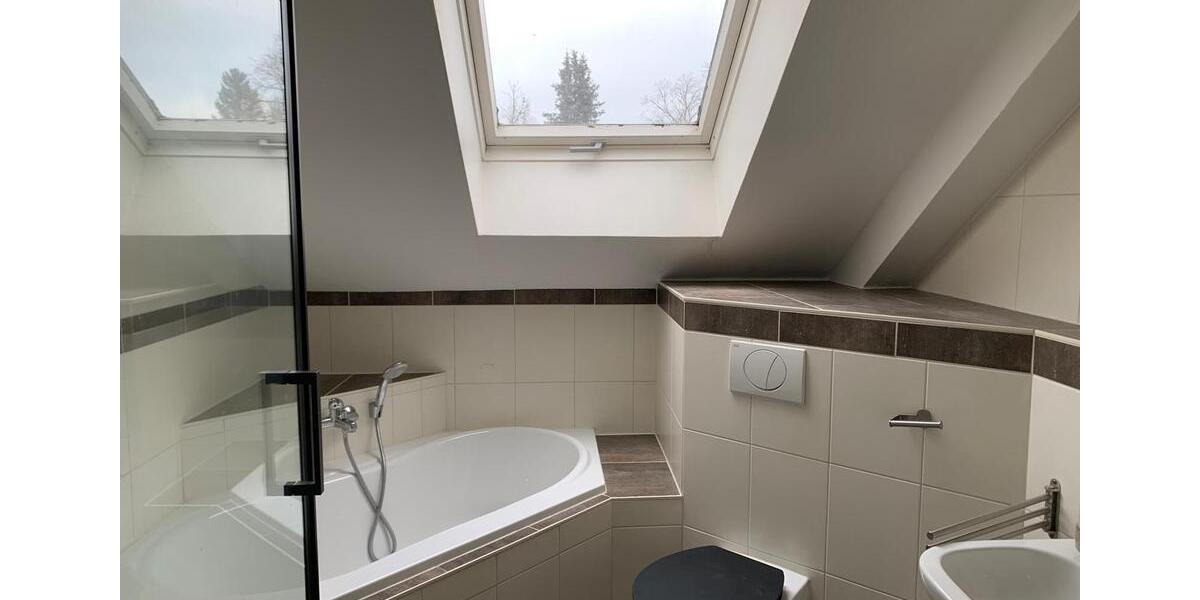 Dachgeschoßwohnung Johanngeorgenstadt - 6 Zimmer, 120 m&sup2;, 750&euro; | Angebot:24775379