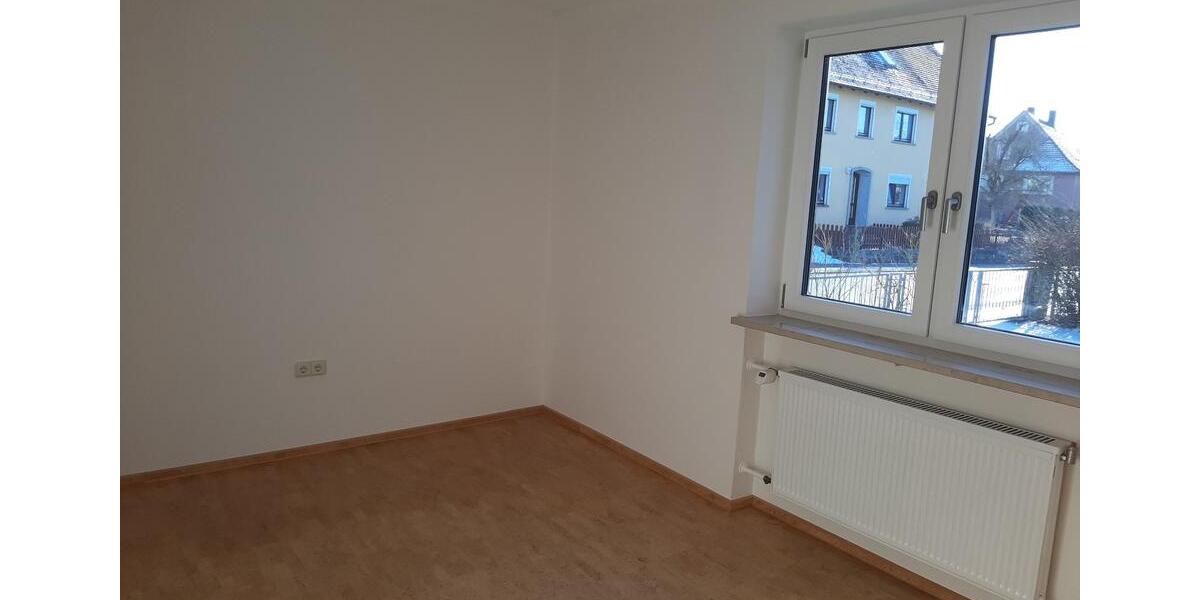 Dachgeschoßwohnung Dentlein am Forst - 4 Zimmer, 97 m&sup2;, 850&euro; | Angebot:26232067