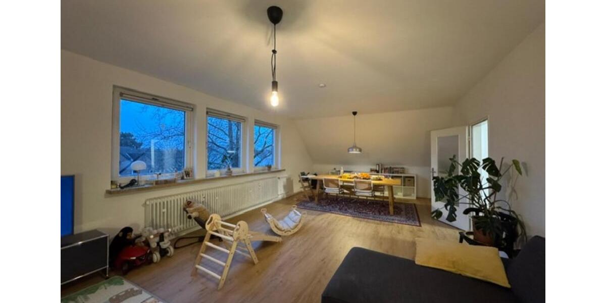 Schöne, helle 2-Zimmer-Dachgeschosswohnung Großburgwedel mit EBK 2 zimmer