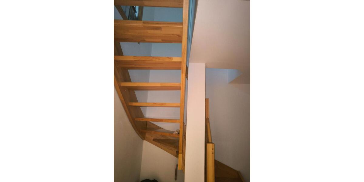 Dachgeschoßwohnung Essen Stadtbezirk III - 4 Zimmer, 145 m&sup2;, 1.200&euro; | Angebot:26521308