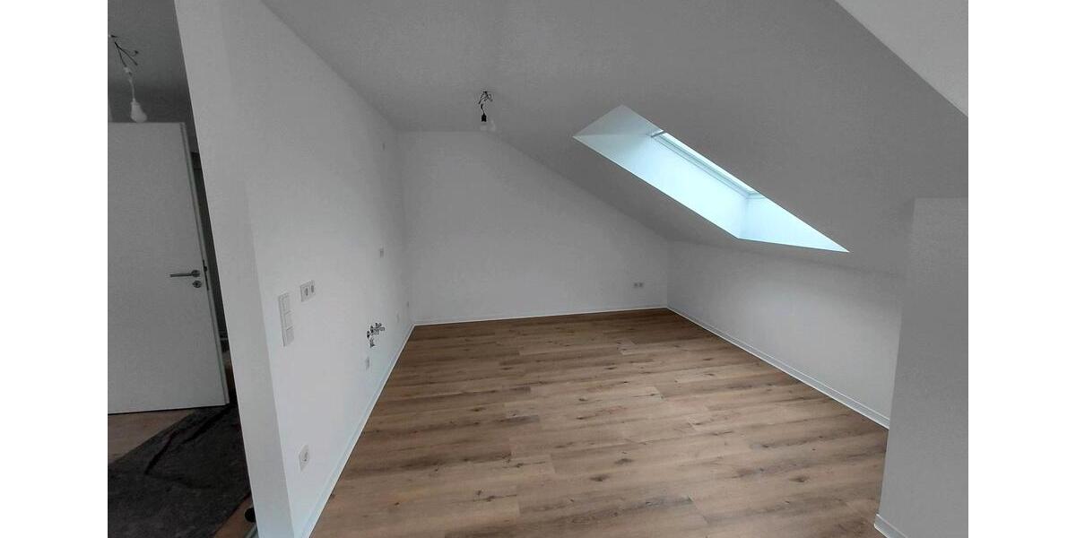 Dachgeschoßwohnung Zerf - 4 Zimmer, 95 m&sup2;, 664&euro; | Angebot:25791855