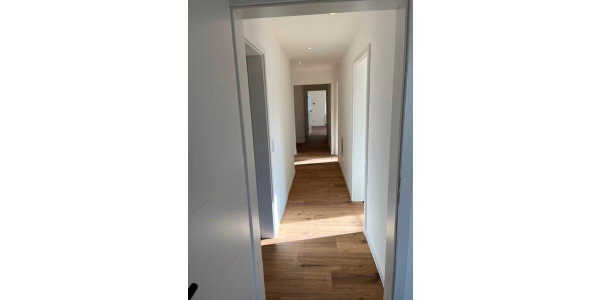 Erdgeschoßwohnung Grimma - 4 Zimmer, 94 m&sup2;, 1.100&euro; | Angebot:26631298