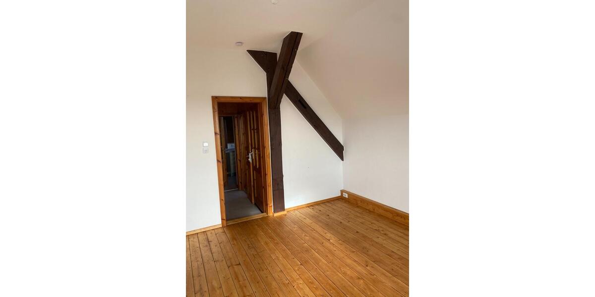 Dachgeschoßwohnung Könnern - 3 Zimmer, 87 m&sup2;, 480&euro; | Angebot:24876859