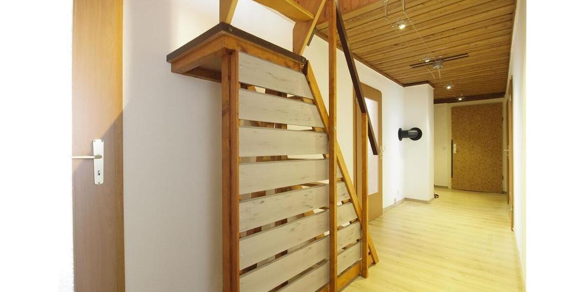 Dachgeschoßwohnung Frankenberg (Sachsen) - 4 Zimmer, 117 m&sup2;, 585&euro; | Angebot:21270899