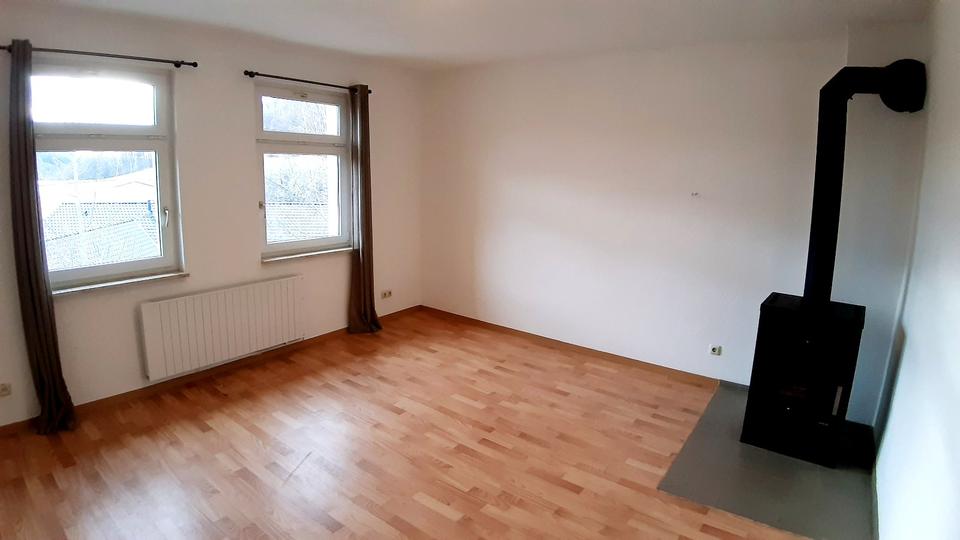 Gemütliche 3-Raum-Wohnung im 1. Obergeschoss zu vermieten. 3 zimmer