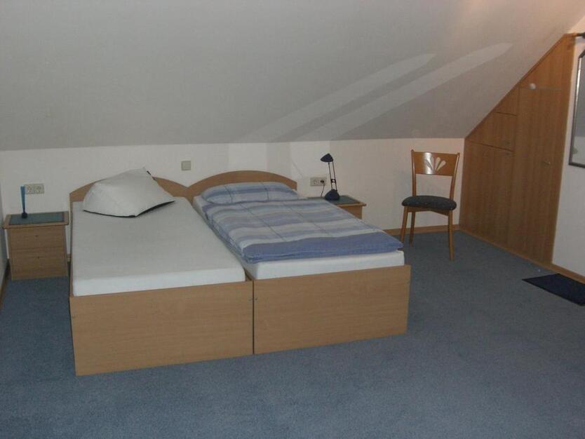 Ein-Zimmer- Apartment:, möbliertes Zimmer,