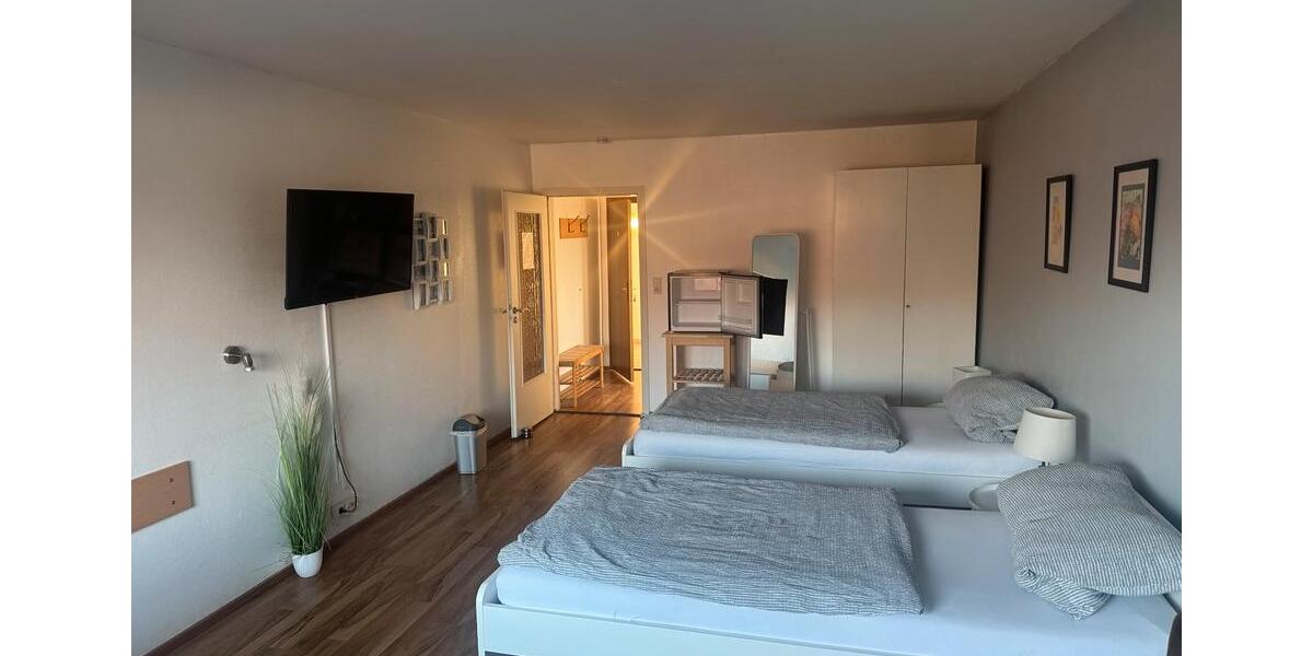 Wohnen auf Zeit Hagen im Bremischen - 8 Zimmer, 400 m&sup2;, 25&euro; | Angebot:24767126