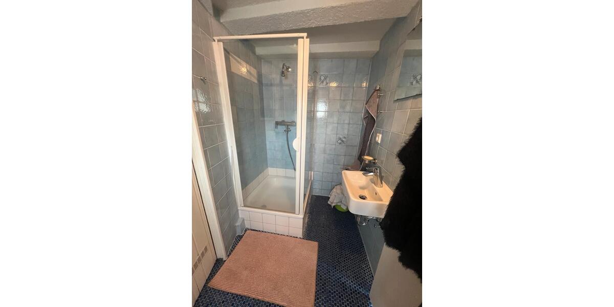 Dachgeschoßwohnung Stuttgart Stuttgart-Süd - 13 Zimmer, 89 m&sup2;, 575&euro; | Angebot:26652370