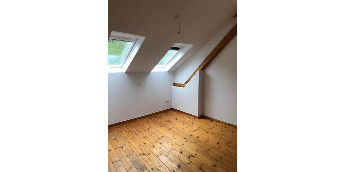 Dachgeschoßwohnung Hackenheim - 3 Zimmer, 71 m&sup2;, 600&euro; | Angebot:25853874