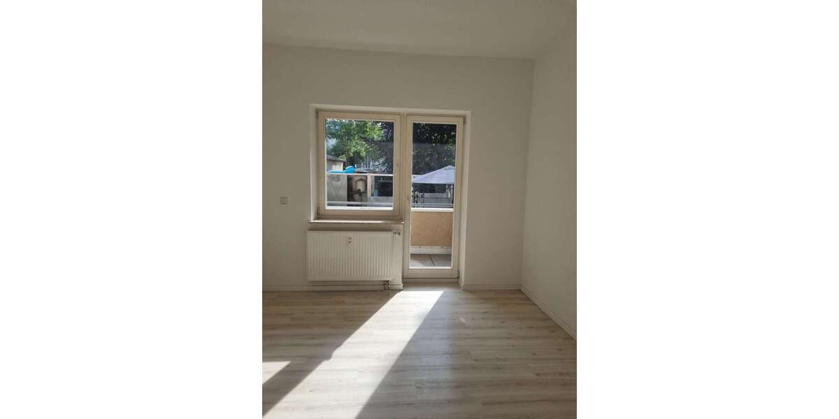 Etagenwohnung Glauchau - 3 Zimmer, 73 m&sup2;, 470&euro; | Angebot:27172810