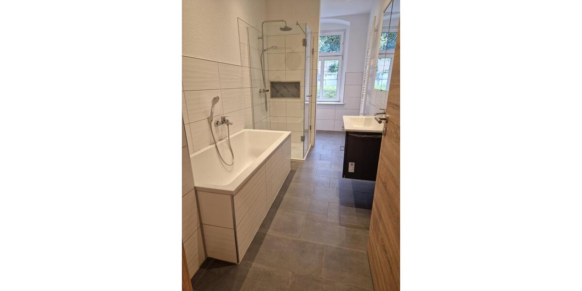 3 Zimmer Wohnung mit großem Balkon in Crimmitschau 3 zimmer