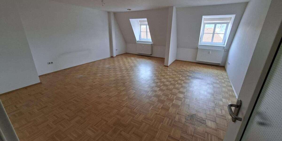 Etagenwohnung Würzburg - 3 Zimmer, 90 m&sup2;, 1.150&euro; | Angebot:27029487