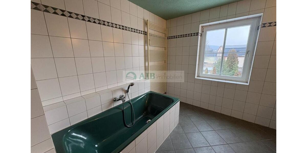 Dachgeschoßwohnung Olbernhau - 4 Zimmer, 112 m&sup2;, 670&euro; | Angebot:26086392