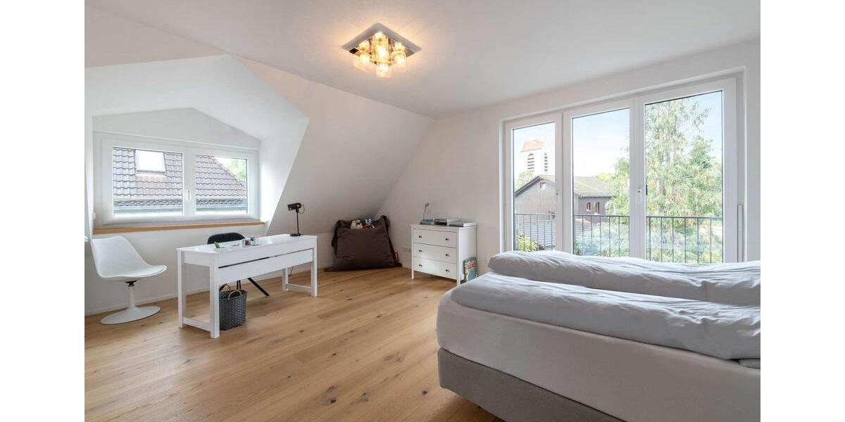 Doppelhaushälfte München Bogenhausen - 7 Zimmer, 241 m&sup2;, 5.890&euro; | Angebot:23807221