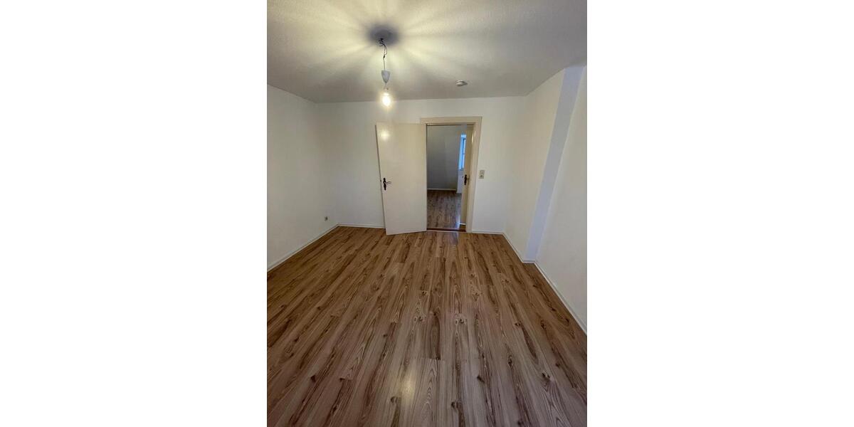 Dachgeschoßwohnung Flensburg Fruerlund - 2 Zimmer, 35 m&sup2;, 497&euro; | Angebot:24976839