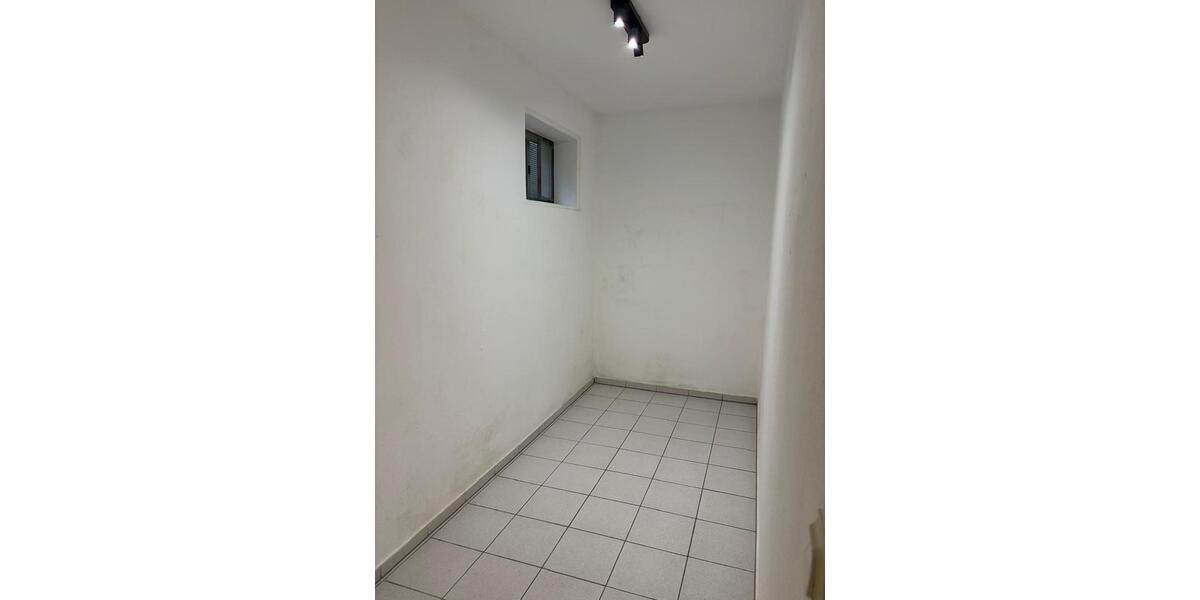 Etagenwohnung Waldbröl - 2 Zimmer, 75 m&sup2;, 490&euro; | Angebot:25100438