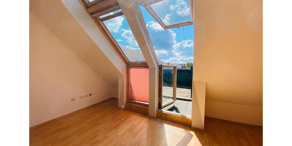 Dachgeschoßwohnung Magdeburg - 3 Zimmer, 86 m&sup2;, 650&euro; | Angebot:23913165