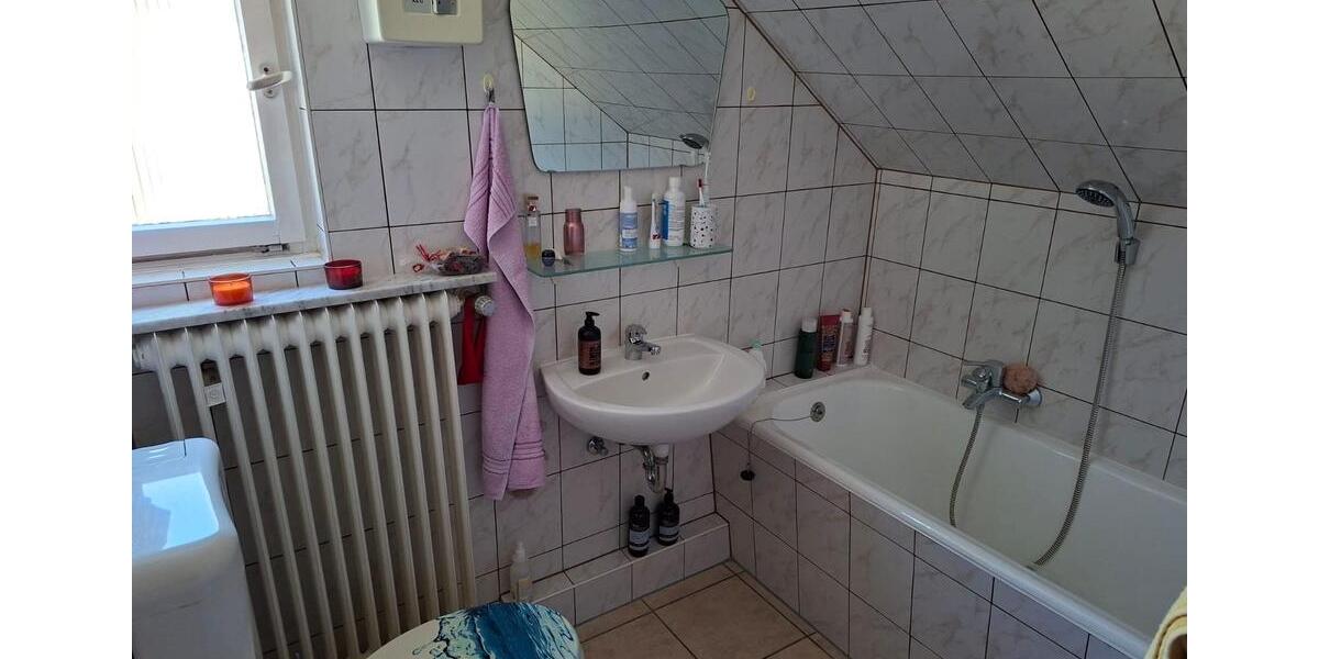 Dachgeschoßwohnung Bergisch Gladbach - 2 Zimmer, 58 m&sup2;, 1.030&euro; | Angebot:26313867