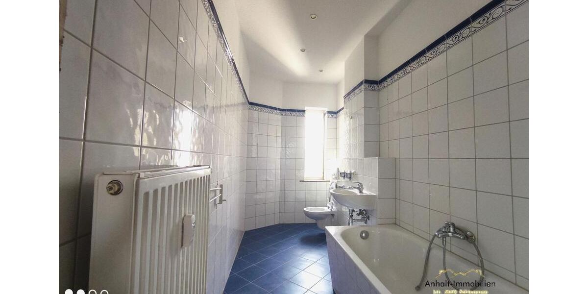 Dachgeschoßwohnung Bitterfeld-Wolfen Bitterfeld - 3 Zimmer, 119 m&sup2;, 650&euro; | Angebot:23047884