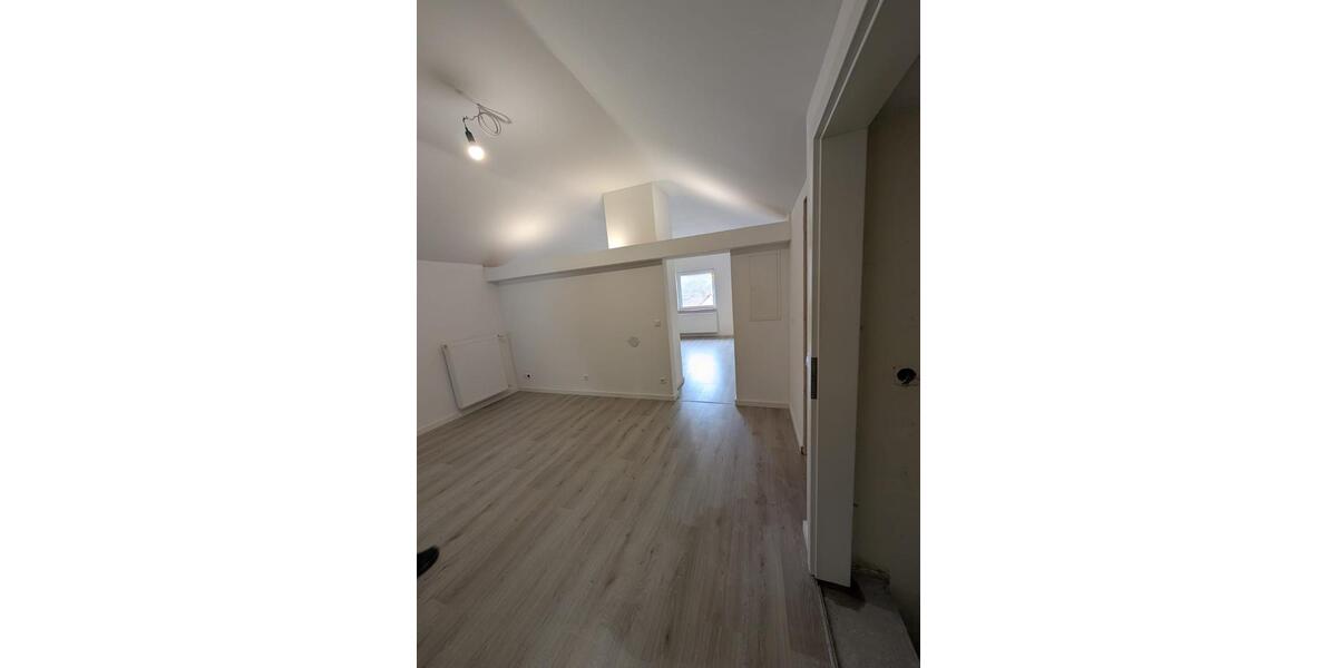 Dachgeschoßwohnung Eberbach - 2 Zimmer, 68 m&sup2;, 680&euro; | Angebot:25804692