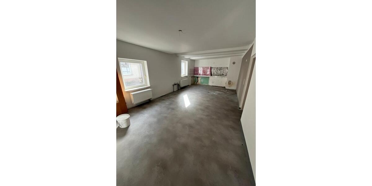 Etagenwohnung Dassel - 3 Zimmer, 110 m&sup2;, 600&euro; | Angebot:25427701