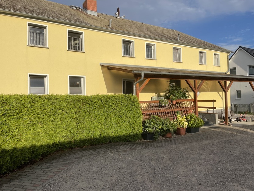 Sehr geräumige, ruhige Wohnung mit Einbauküche in Götz 3 zimmer