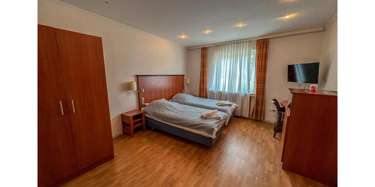 Wohnen auf Zeit Plettenberg - 20 Zimmer, 320 m&sup2;, 300&euro; | Angebot:14454656