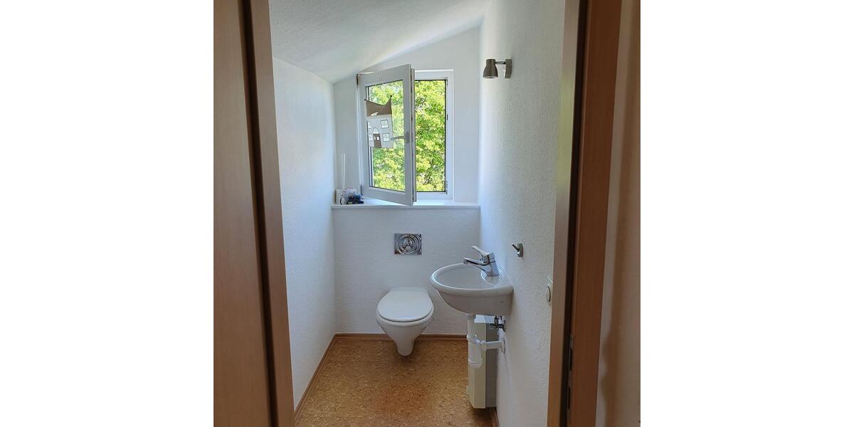 Dachgeschoßwohnung Oberasbach - 3.5 Zimmer, 107 m&sup2;, 850&euro; | Angebot:25944318