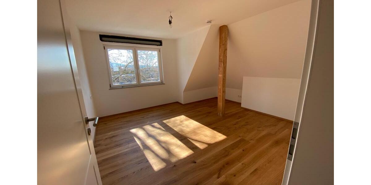 Maisonettenwohnung Metzingen - 4.5 Zimmer, 92 m&sup2;, 1.675&euro; | Angebot:26534629