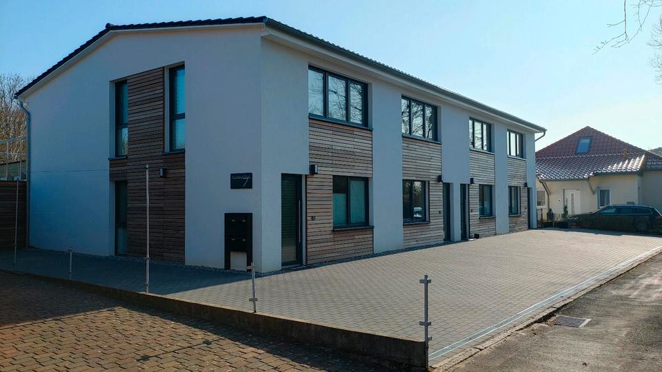 Moderne Maisonette Wohnung mit Garten und Dachterrasse 4 zimmer