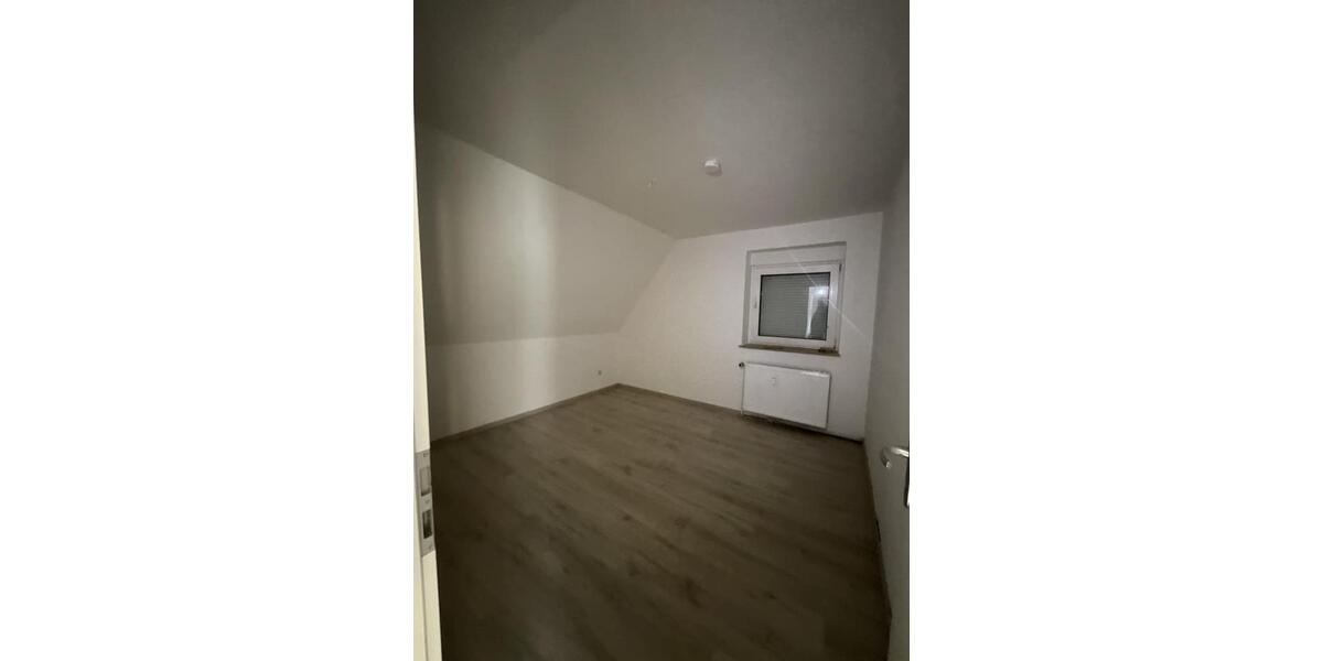 Dachgeschoßwohnung Plettenberg - 3 Zimmer, 50 m&sup2;, 340&euro; | Angebot:24616294
