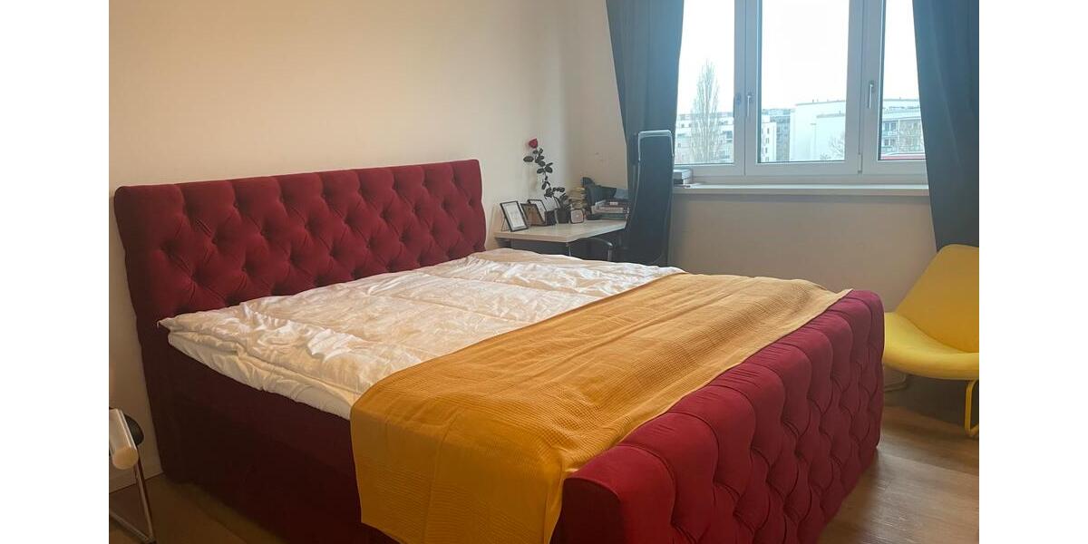 Etagenwohnung Berlin Hellersdorf - 4 Zimmer, 85 m&sup2;, 1.700&euro; | Angebot:26042702