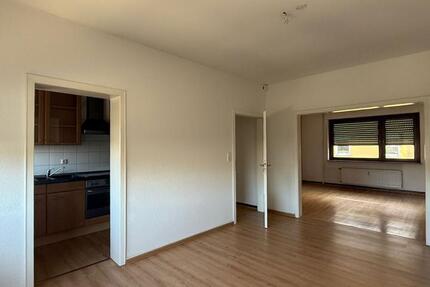 Helle 3-ZBK-Wohnung mit Balkon in Pfalzel zu vermieten 3 zimmer