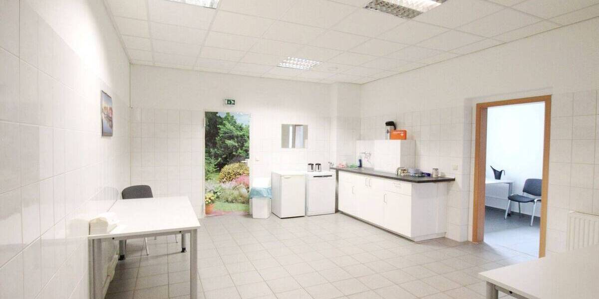Gewerbeobjekt Rostock Kröpeliner Tor-Vorstadt - 6 Zimmer, 218 m&sup2;, 1.650&euro; | Angebot:26310038