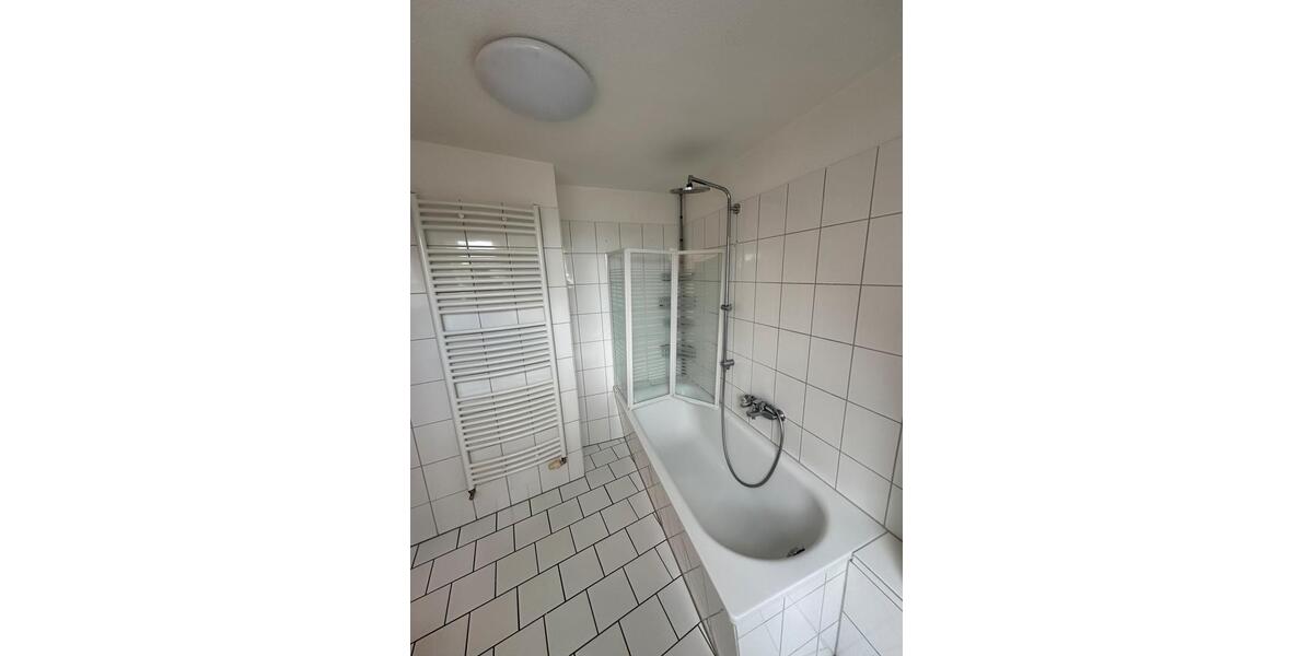 Dachgeschoßwohnung Goslar - 2.5 Zimmer, 90 m&sup2;, 765&euro; | Angebot:26131014
