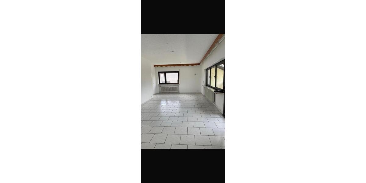 Etagenwohnung Heusweiler - 4 Zimmer, 111 m&sup2;, 900&euro; | Angebot:24484294