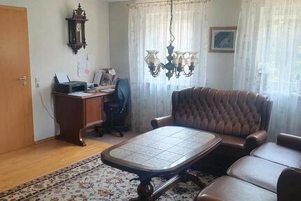 Vermiete Schöne Große Wohnung von Hof in Alleinlage 10 zimmer