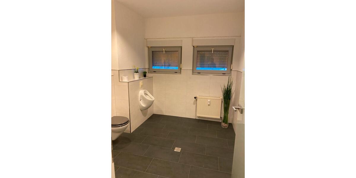 Ebenerdig WerkstattLagerBüro 275 qm 7€qm Rolltor 18107 HRO zimmer