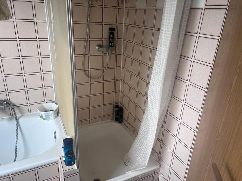 1 Zimmer in 3r WG ( sep 20 to nov 15 2025)