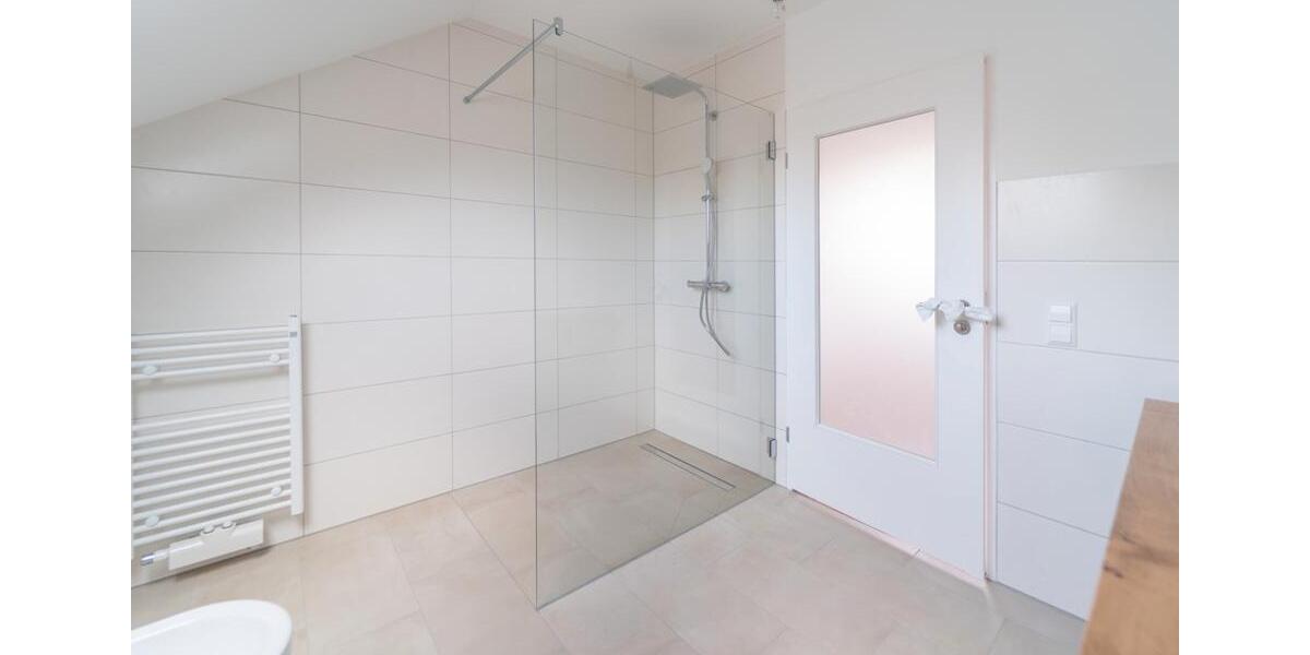 Einfamilienhaus Neuenhaus - 7 Zimmer, 236 m&sup2;, 1.900&euro; | Angebot:26587162