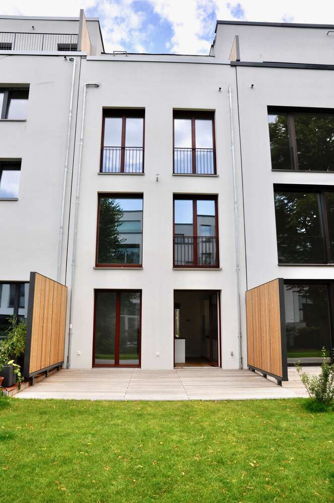 Haus zum Mieten in Hamburg 3.500 € 190 m²