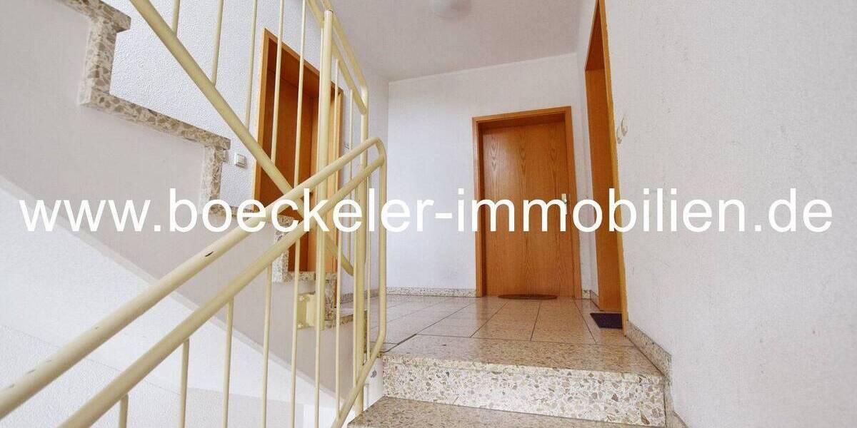 Etagenwohnung Naumburg - 3 Zimmer, 63 m&sup2;, 390&euro; | Angebot:26017630