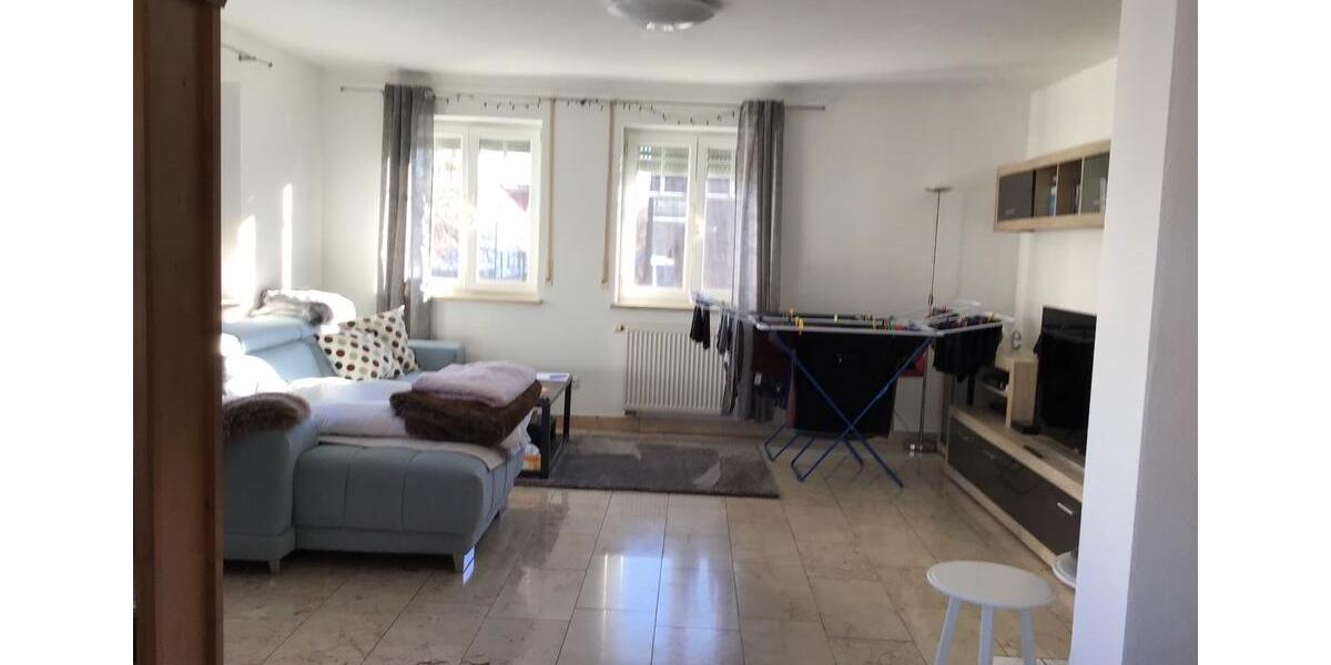 Etagenwohnung Schiltberg - 4 Zimmer, 130 m&sup2;, 1.380&euro; | Angebot:26196409