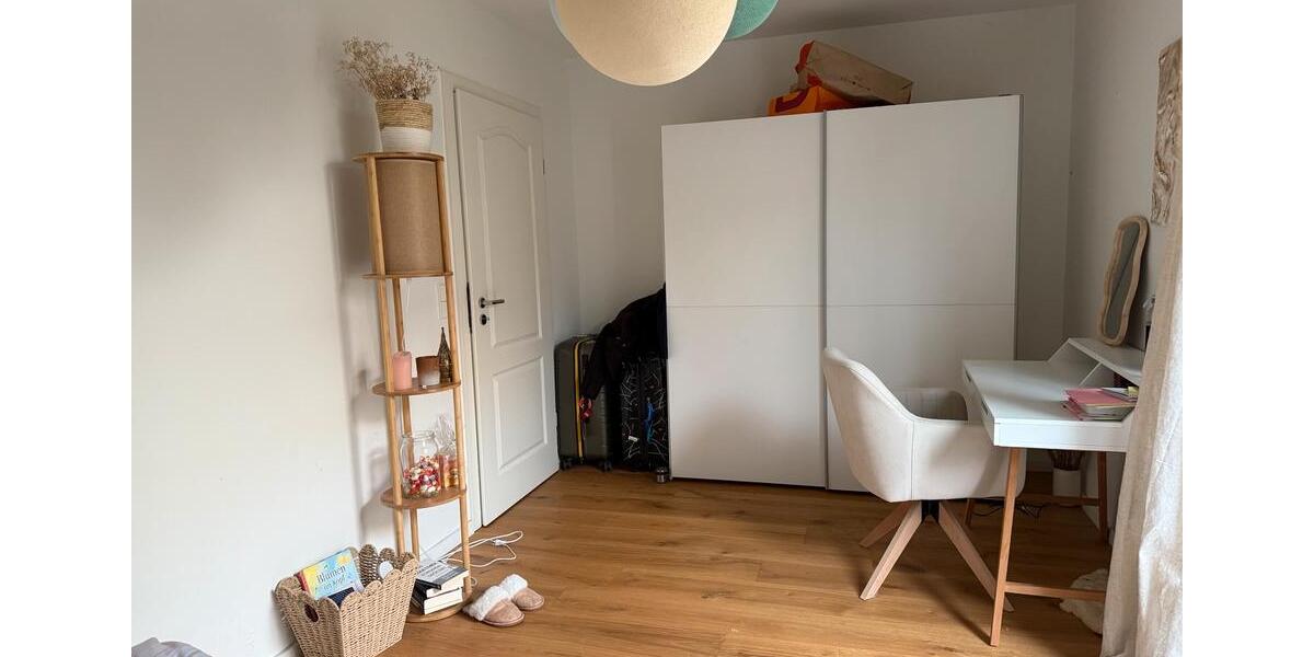 WG Zimmer zu vermieten Möbeliert 1 zimmer