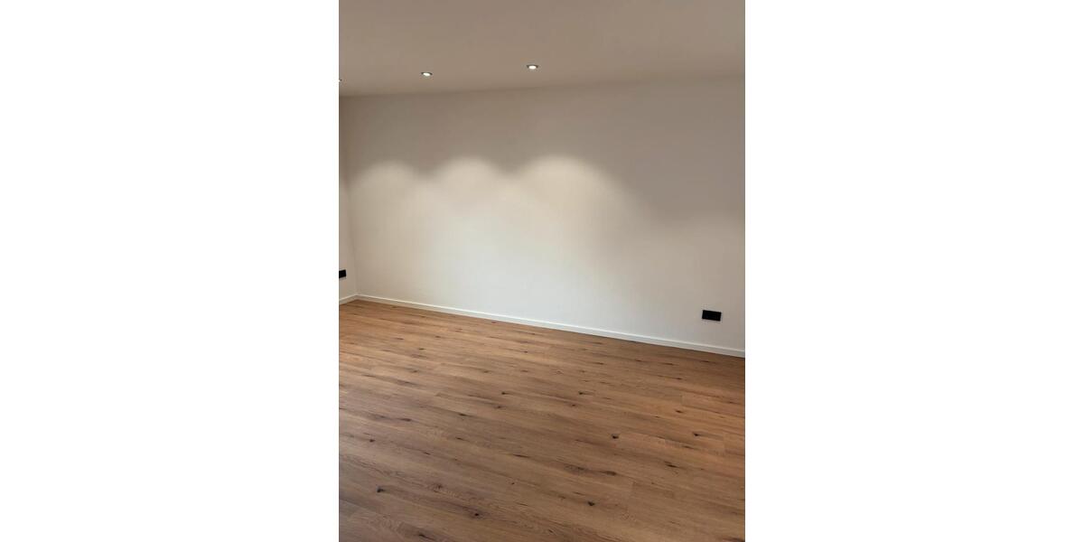 Etagenwohnung Lonnerstadt - 2 Zimmer, 95 m&sup2;, 950&euro; | Angebot:25860442