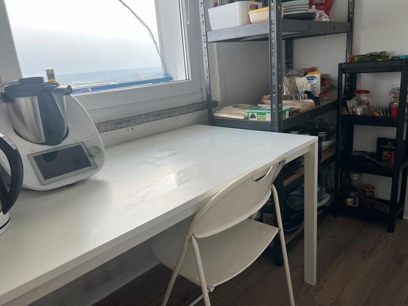 1-Zi Wohnung voll möbliert mit Balkon in Zentrum