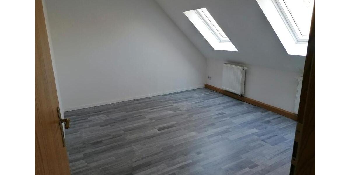 Dachgeschoßwohnung Eilenburg - 3 Zimmer, 70 m&sup2;, 420&euro; | Angebot:26553830