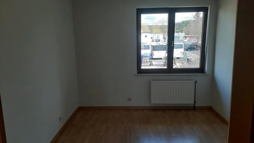 Dachgeschoßwohnung Hargesheim - 4 Zimmer, 93 m&sup2;, 700&euro; | Angebot:26045215