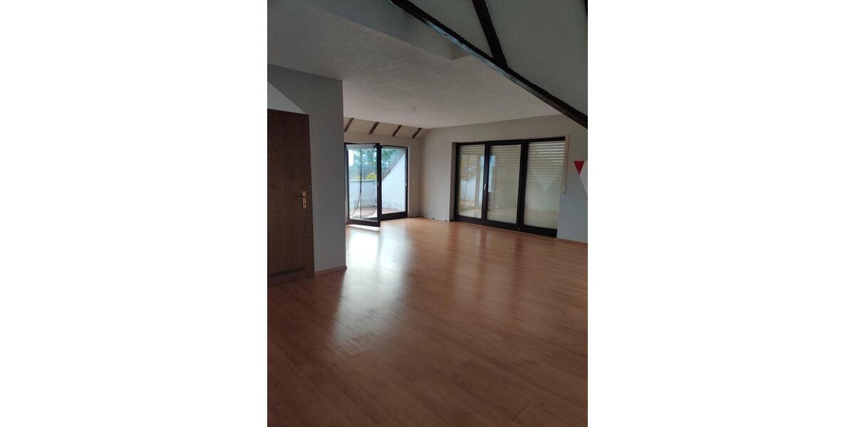 Dachgeschoßwohnung Gründau - 3 Zimmer, 99 m&sup2;, 792&euro; | Angebot:25265504